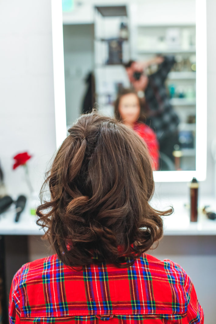 Jackson Hole Blogger gets a fresh hair cut by Frost Salon owner, Rob Hollis in Jackson Hole