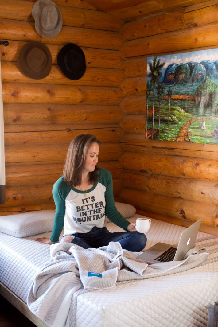 Jackson Hole blogger reviews Leesa Mattress for cabin living