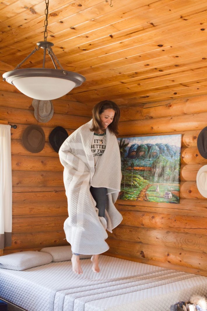 Jackson Hole blogger reviews Leesa Mattress for cabin living